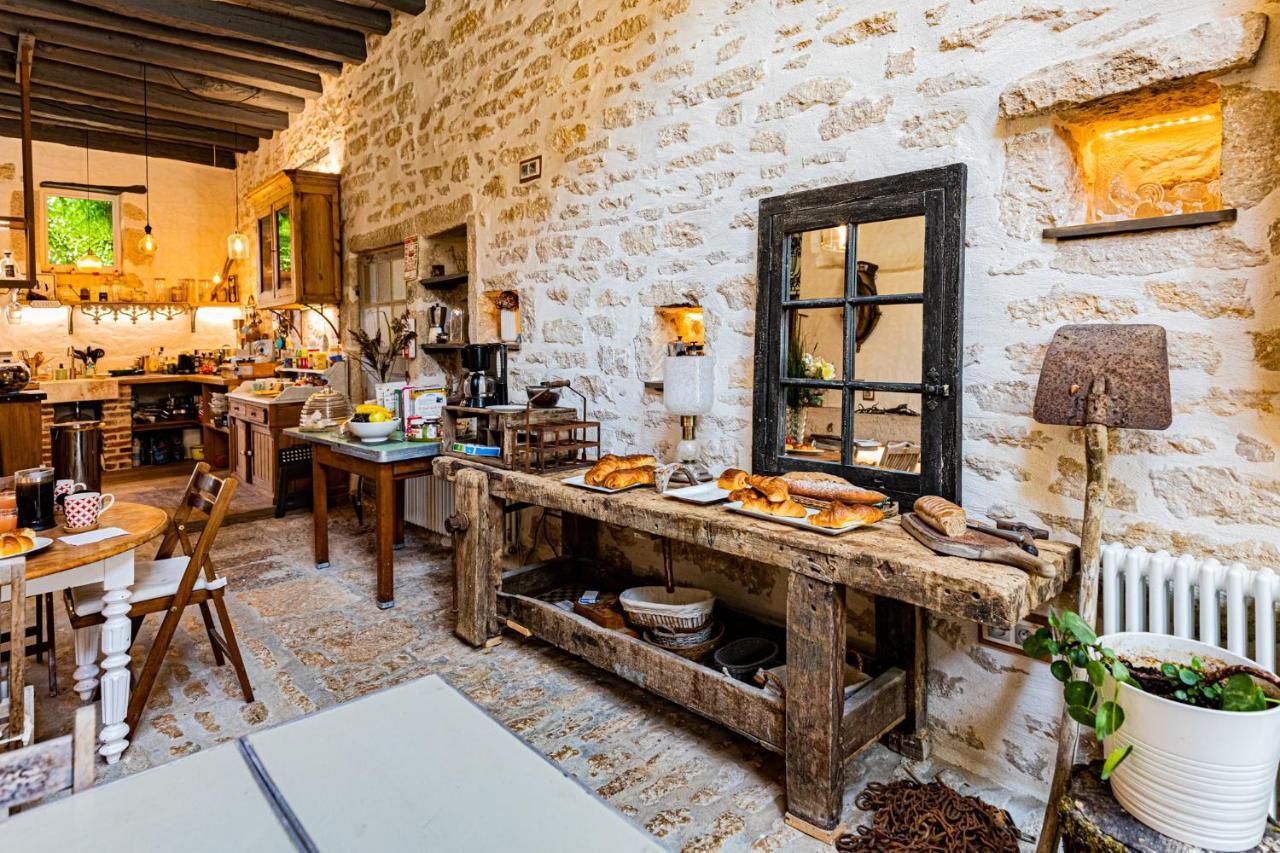 Bed and Breakfast Le Domaine Des Carriers Chevroches Exterior foto