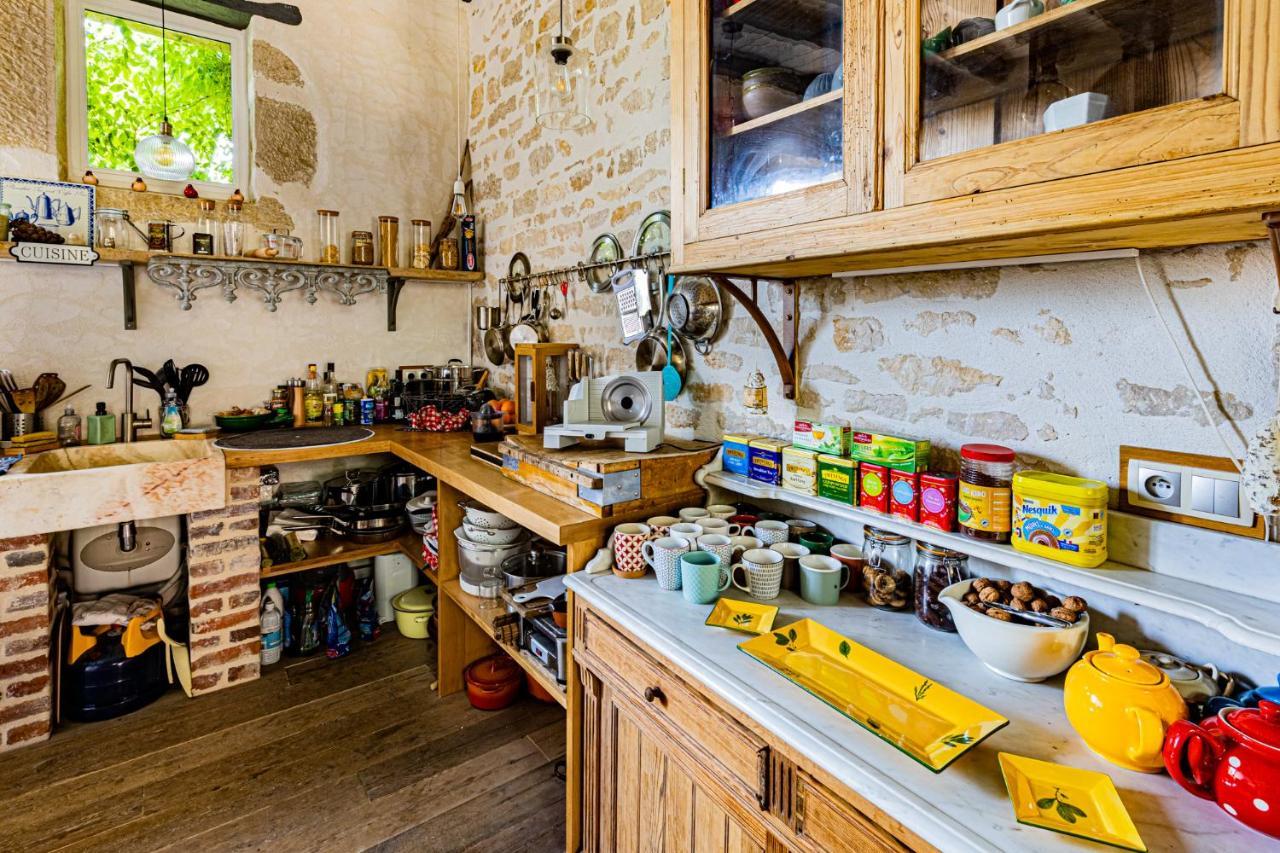 Bed and Breakfast Le Domaine Des Carriers Chevroches Exterior foto